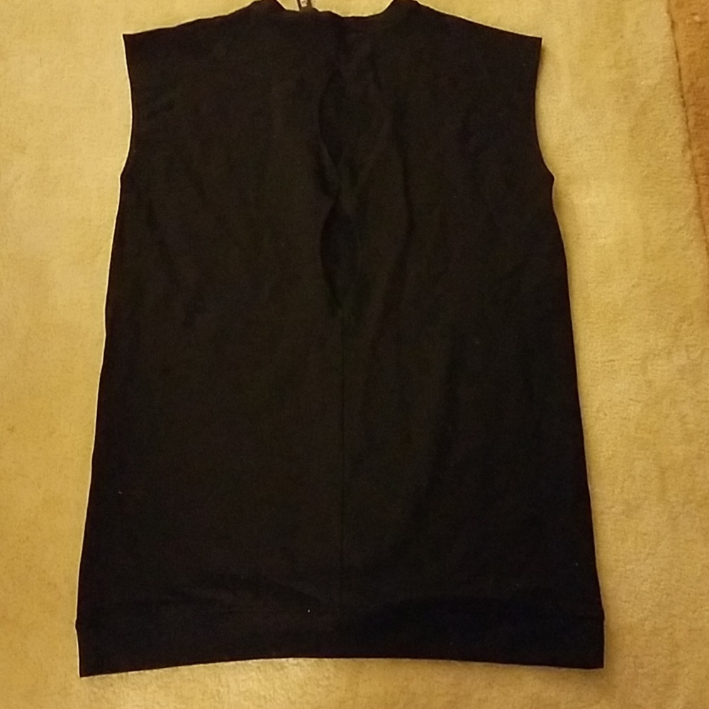 Victoria Secret Sport Top. Must bundle. - Picture 4 of 4